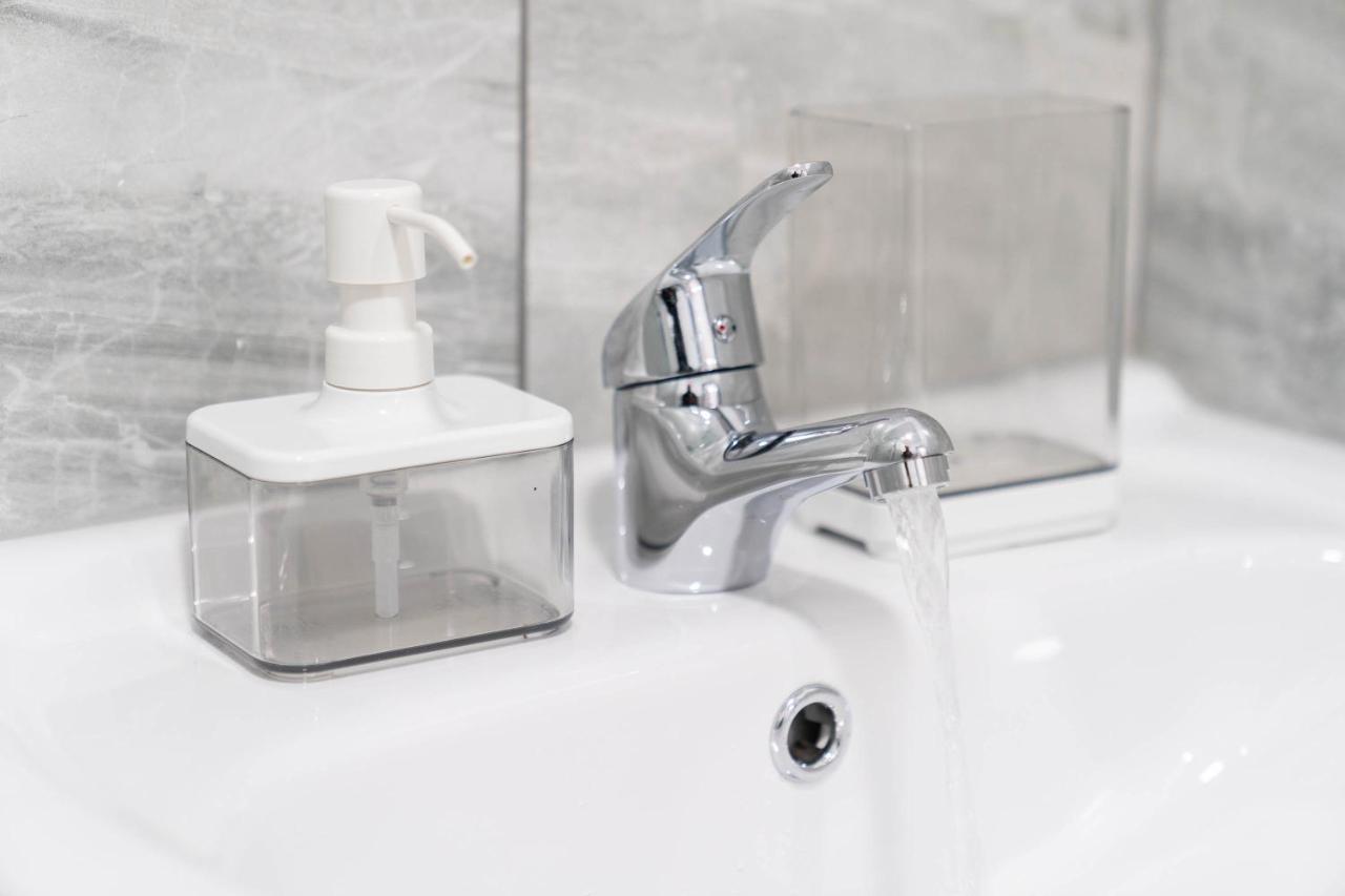 Cosy Urban Studio Oasis, Moments From Attractions Apartment Birmingham Bagian luar foto